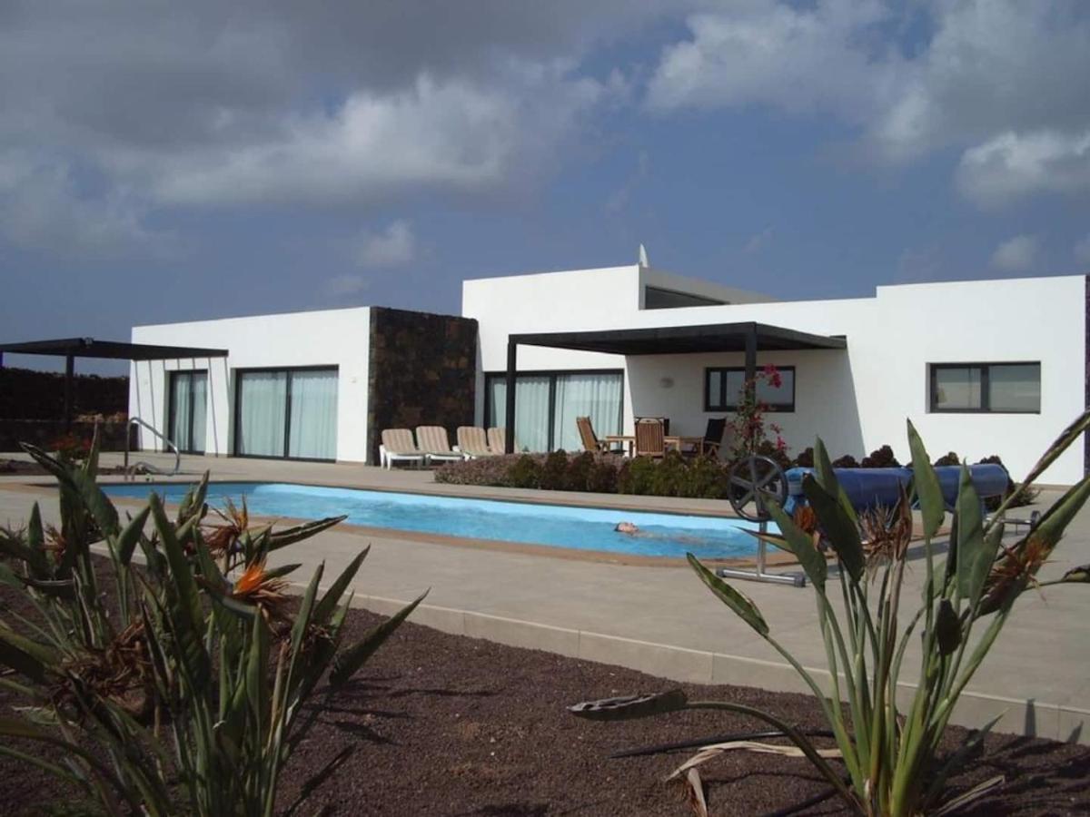Wind Wave 28B - Heated & Shared Pool Villa La Oliva Exteriör bild